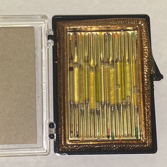 Famous Name Perfumes Packaged in Nips ~12 Glass Vials ~ Sample Set ~ Vintage. - Picture 8 of 12